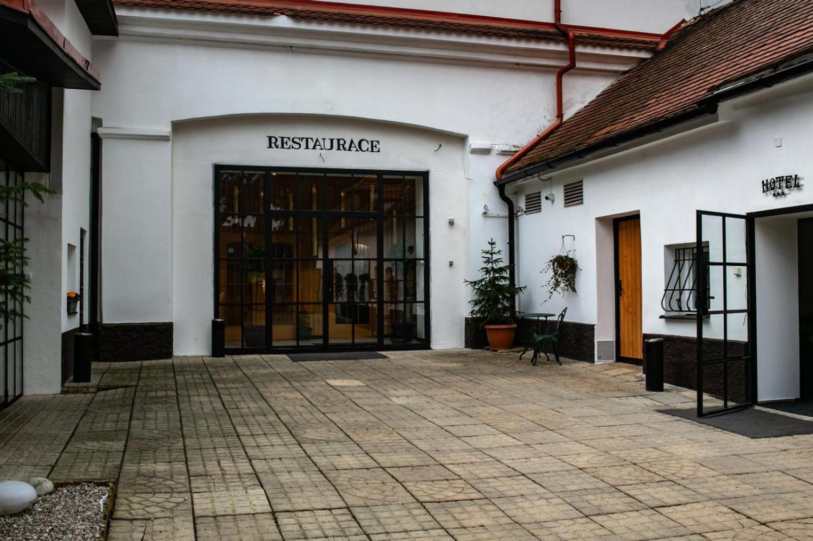 Golden Golem Hotel & Spa Prag Exterior foto