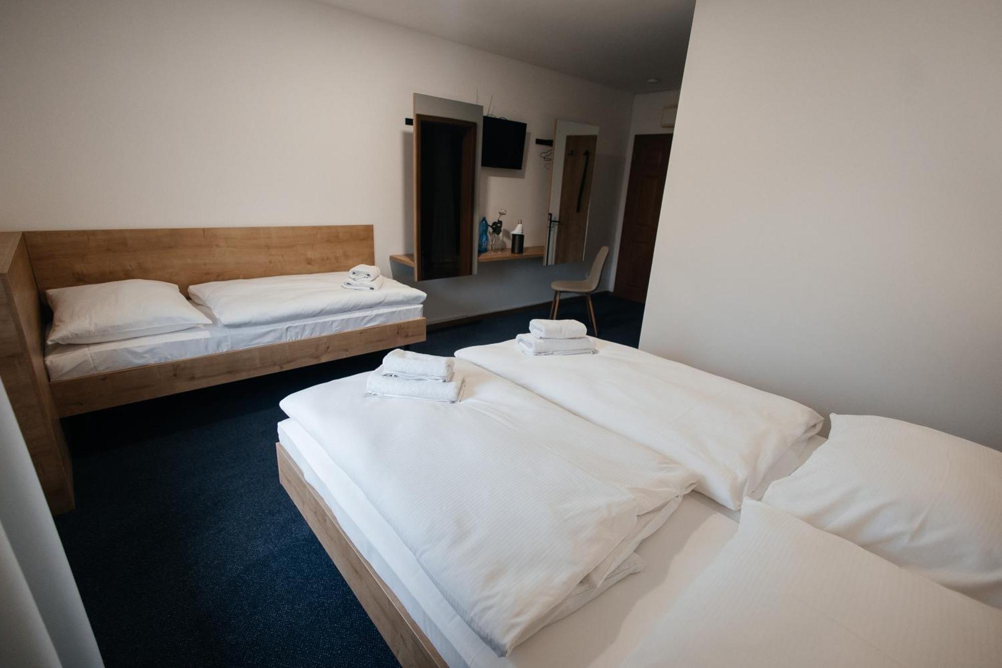 Golden Golem Hotel & Spa Prag Exterior foto